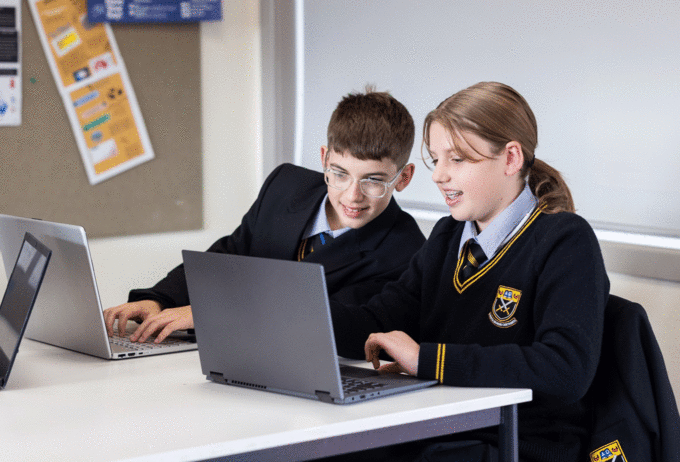 Students-using-laptop.gif